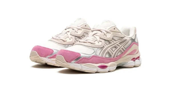 נעלי אקסיקס | Asics Gel-NYC Strawberries Cream